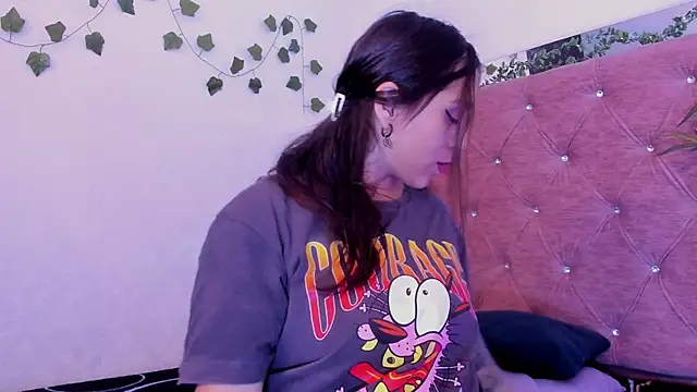 Snapshot of JulianaCarter chatting on May 2, 8:03 pm JulianaCarter online show from May 2, 8:03 pm