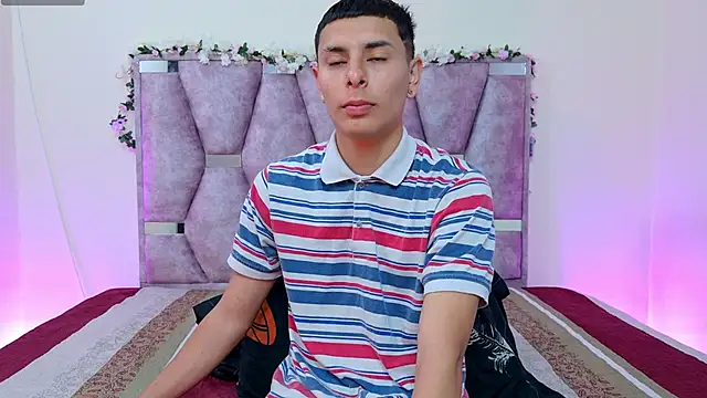 Snapshot of lana_and_liam_ chatting on October 14, 10:27 am lana and liam online show from October 14, 10:27 am