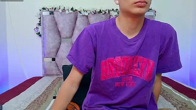 Snapshot of lana_and_liam_ chatting on October 15, 10:26 am lana and liam online show from October 15, 10:26 am