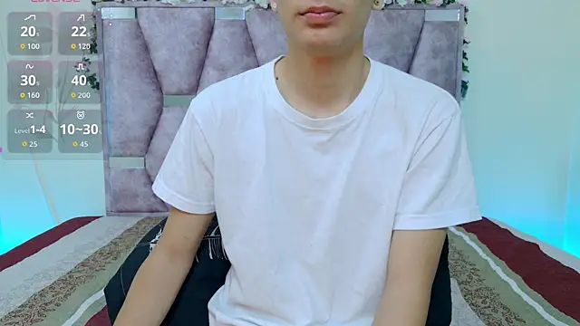 Snapshot of lana_and_liam_ chatting on October 20, 10:27 am lana and liam online show from October 20, 10:27 am