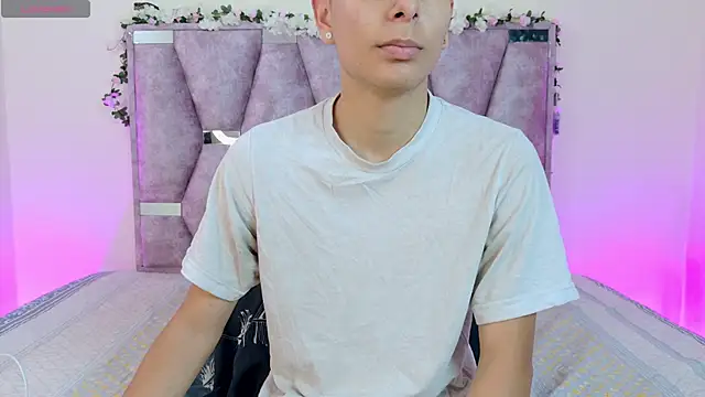 Snapshot of lana_and_liam_ chatting on November 1, 10:28 am lana and liam online show from November 1, 10:28 am