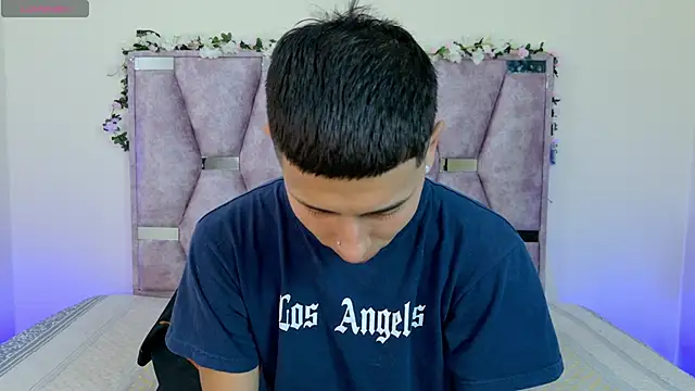 Snapshot of lana_and_liam_ chatting on November 9, 10:46 am lana and liam online show from November 9, 10:46 am