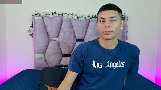 Snapshot of lana_and_liam_ chatting on November 13, 9:19 am lana and liam online show from November 13, 9:19 am