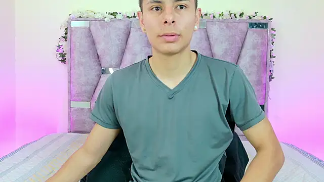 Snapshot of lana_and_liam_ chatting on December 18, 9:26 am lana and liam online show from December 18, 9:26 am