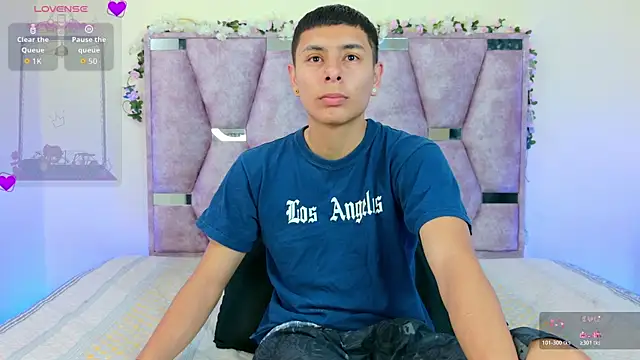 Snapshot of lana_and_liam_ chatting on December 20, 9:38 am lana and liam online show from December 20, 9:38 am