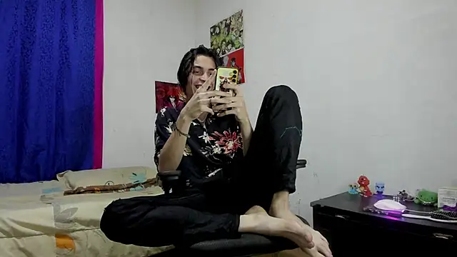 Snapshot of golden_ryyan chatting on November 30, 12:58 am golden ryyan online show from November 30, 12:58 am