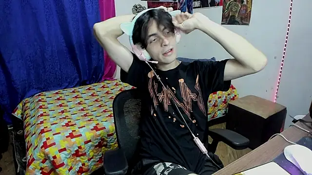 golden ryyan online show from February 12, 11:33 pm