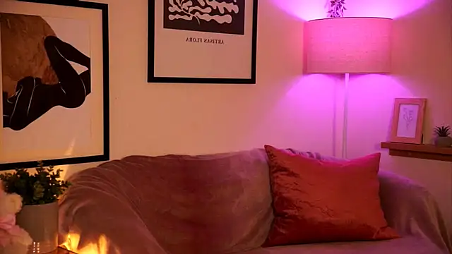 midnightbby  online show from March 1, 5:26 pm