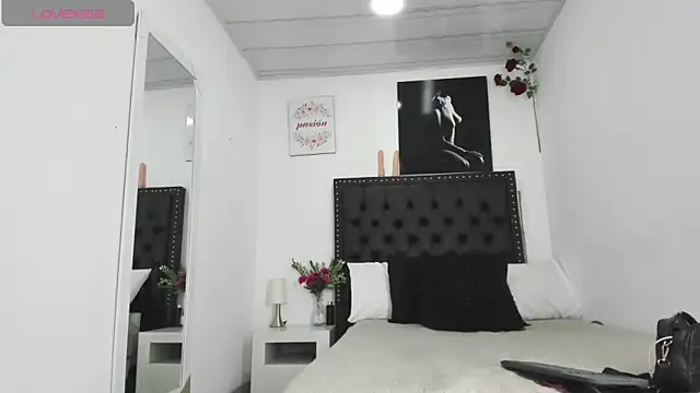 ScarlettVell online show from September 26, 8:13 pm