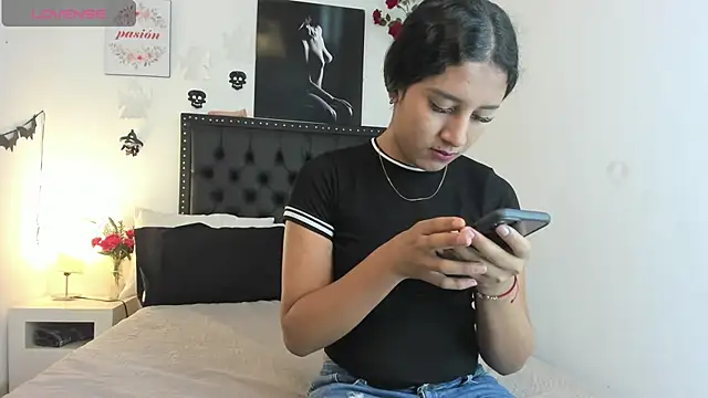 ScarlettVell online show from October 20, 8:20 pm