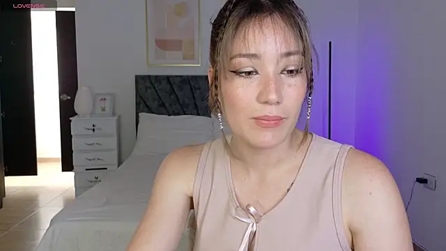 Eliih 01 online show from September 18, 3:58 pm