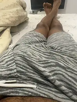 Snapshot of Madu0999 chatting on March 1, 7:43 am Madu0999 online show from March 1, 7:43 am