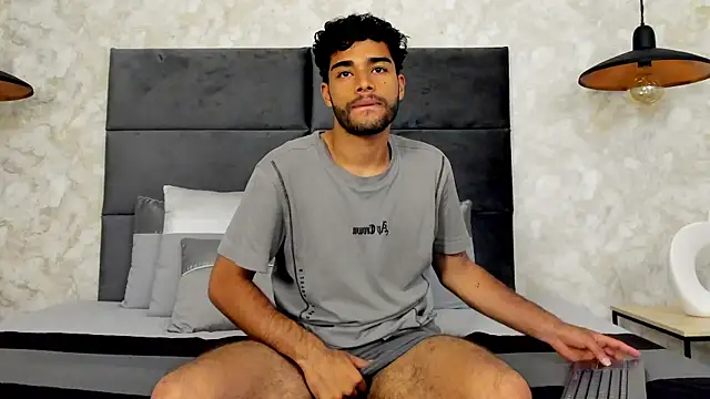 Snapshot of RaphaelDufort chatting on September 29, 11:53 pm RaphaelDufort online show from September 29, 11:53 pm