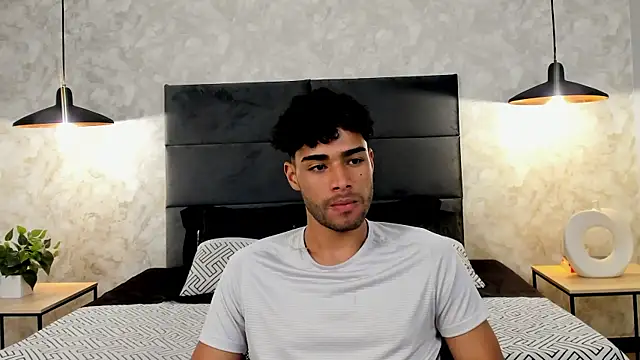 Snapshot of RaphaelDufort chatting on October 10, 11:37 pm RaphaelDufort online show from October 10, 11:37 pm