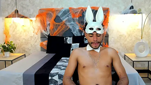 Snapshot of RaphaelDufort chatting on October 29, 11:50 pm RaphaelDufort online show from October 29, 11:50 pm