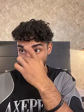 Snapshot of RaphaelDufort chatting on November 6, 11:59 pm RaphaelDufort online show from November 6, 11:59 pm