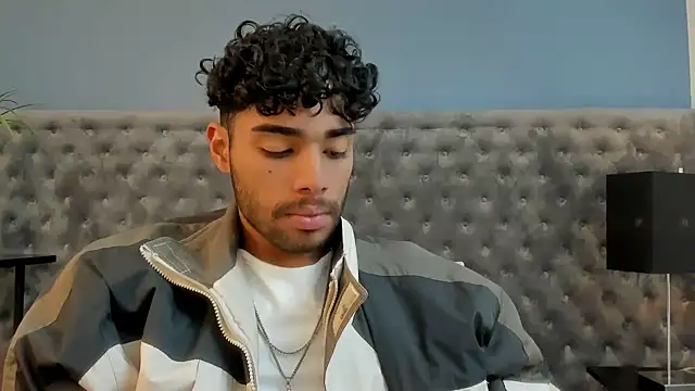 Snapshot of RaphaelDufort chatting on November 13, 8:41 pm RaphaelDufort online show from November 13, 8:41 pm