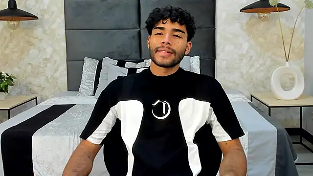 Snapshot of RaphaelDufort chatting on November 16, 11:54 pm RaphaelDufort online show from November 16, 11:54 pm