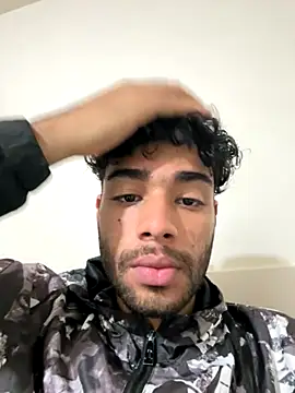 Snapshot of RaphaelDufort chatting on November 23, 11:26 pm RaphaelDufort online show from November 23, 11:26 pm