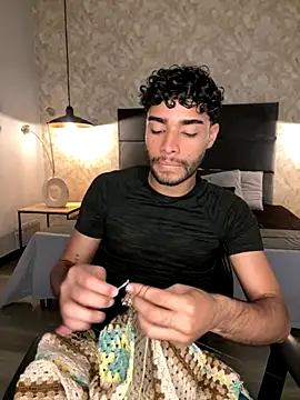 Snapshot of RaphaelDufort chatting on November 30, 12:03 am RaphaelDufort online show from November 30, 12:03 am