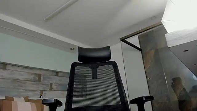 Snapshot of RaphaelDufort chatting on December 13, 7:53 pm RaphaelDufort online show from December 13, 7:53 pm