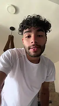 Snapshot of RaphaelDufort chatting on December 19, 6:26 pm RaphaelDufort online show from December 19, 6:26 pm