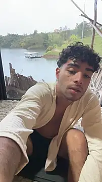 Snapshot of RaphaelDufort chatting on January 6, 9:50 pm RaphaelDufort online show from January 6, 9:50 pm