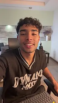 Snapshot of RaphaelDufort chatting on January 13, 4:45 pm RaphaelDufort online show from January 13, 4:45 pm