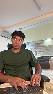 Snapshot of RaphaelDufort chatting on January 14, 4:45 pm RaphaelDufort online show from January 14, 4:45 pm