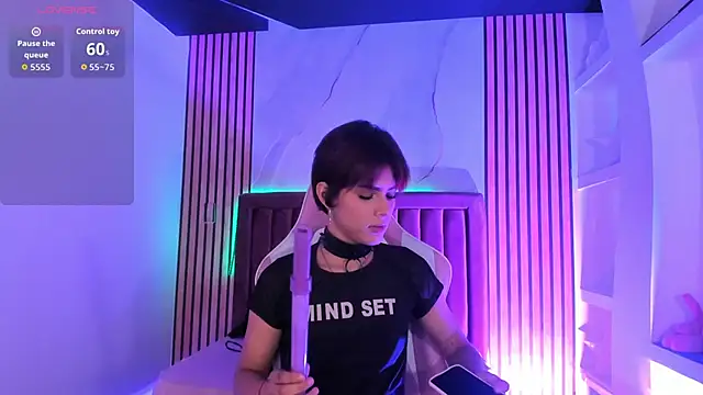 DannysaStar online show from October 6, 7:55 pm