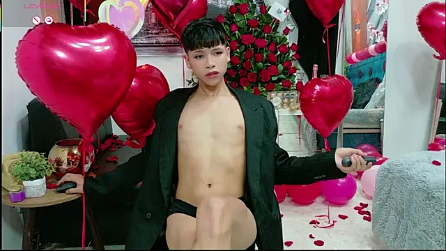 dilan 911 online show from February 14, 8:05 pm