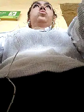 Snapshot of LilithJohns chatting on October 23, 3:55 pm LilithJohns online show from October 23, 3:55 pm