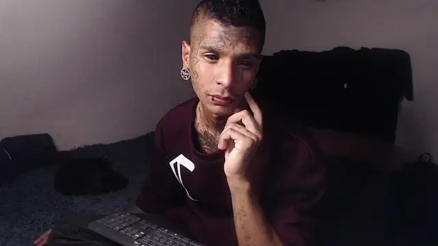 Snapshot of black_firex chatting on October 3, 9:45 pm black firex online show from October 3, 9:45 pm