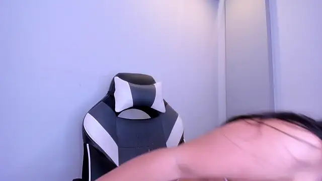 Nicol Chang online show from December 21, 9:00 pm