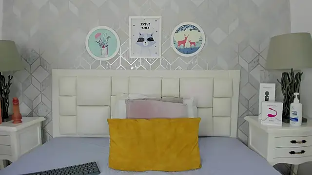 naia cox online show from September 20, 11:28 pm