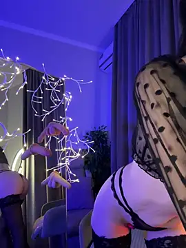 Snapshot of bigJuicyPussy chatting on February 1, 1:20 pm bigJuicyPussy online show from February 1, 1:20 pm