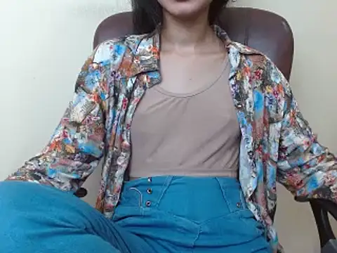 smallcuute online show from September 13, 9:14 pm