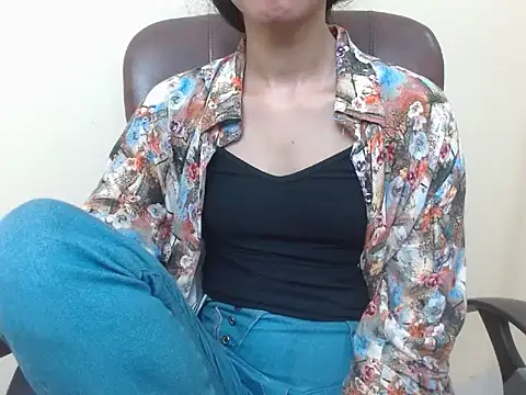 smallcuute online show from September 15, 9:31 am