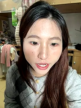 Snapshot of ououlovelove chatting on November 19, 8:25 am ououlovelove online show from November 19, 8:25 am