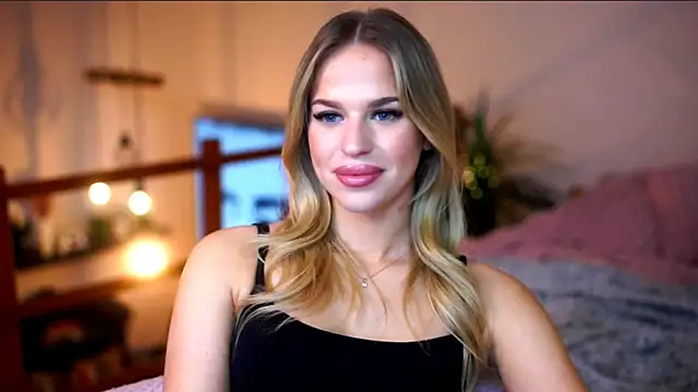 Snapshot of Emilyvanroessel chatting on November 9, 5:44 pm Emilyvanroessel online show from November 9, 5:44 pm