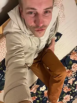 Skinny0150 online show from November 18, 10:47 pm