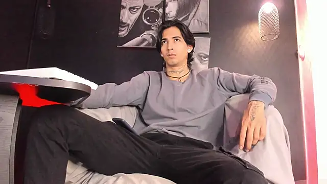 jett savage online show from November 5, 1:33 pm