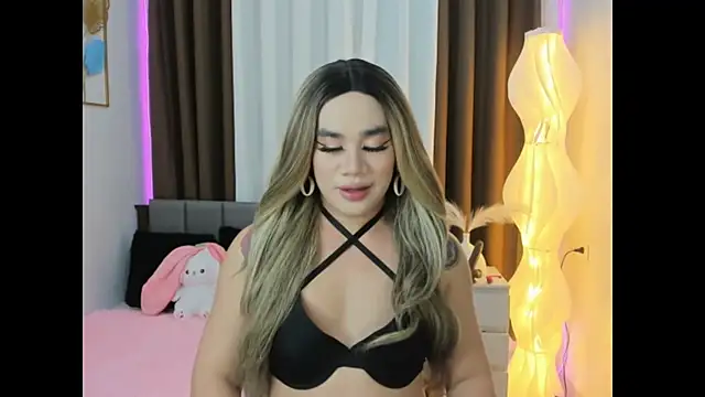 Snapshot of Malia_Nicole chatting on October 16, 4:30 pm Malia Nicole online show from October 16, 4:30 pm