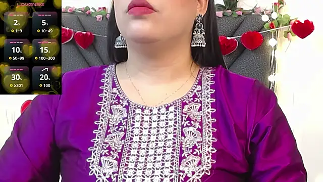 Snapshot of IndraKaur_ chatting on February 16, 12:34 pm IndraKaur online show from February 16, 12:34 pm