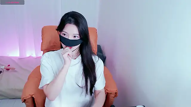 Snapshot of ai_bin chatting on November 3, 2:29 pm ai bin online show from November 3, 2:29 pm