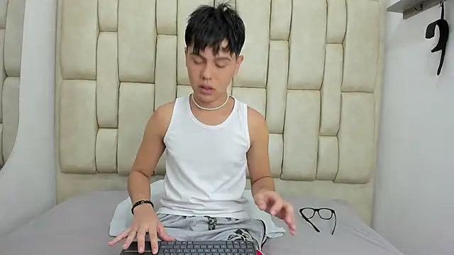 Felipe Cold online show from September 11, 2:11 am