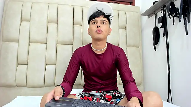 Felipe Cold online show from September 21, 2:24 am