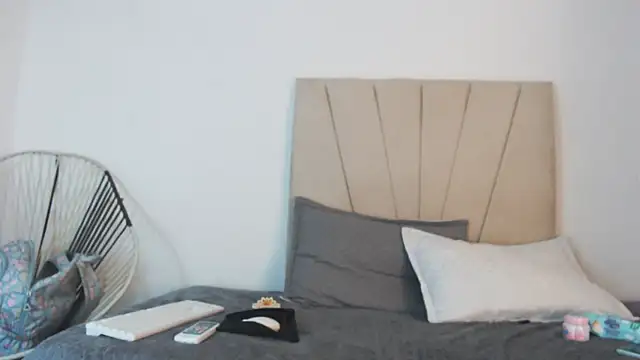  Miaa khalifa  online show from November 8, 12:49 pm