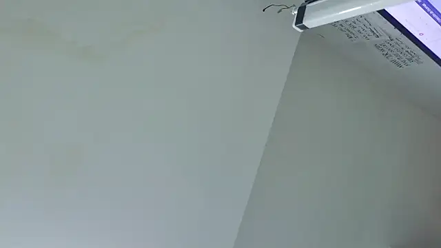 crystaldarliing online show from March 28, 6:18 pm