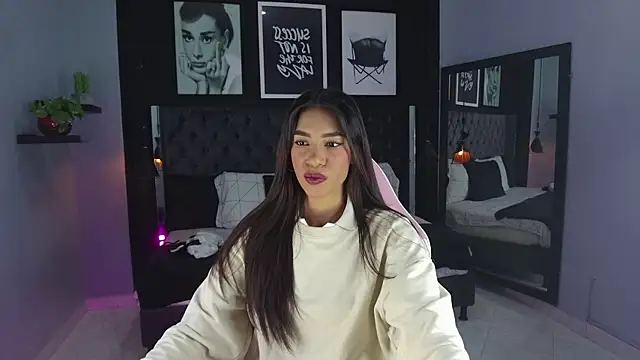 Snapshot of kitty_collins_ chatting on October 20, 11:54 am kitty collins online show from October 20, 11:54 am